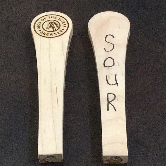 🐎🍻 Sign of the Horse Brewing Beer Taps, Set of Two - Picture 2 of 5